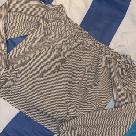 Brandy Melville Off the shoulder striped top - Picture 1 of 4